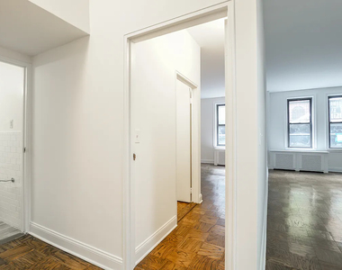 West 22nd Street - Prime Chelsea - Photo Thumbnail 2