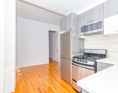 33 Montrose - Photo Thumbnail 1