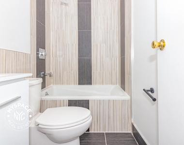 33 Montrose - Photo Thumbnail 7