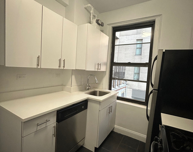 East 37th Street off Lexington Ave - Photo Thumbnail 1