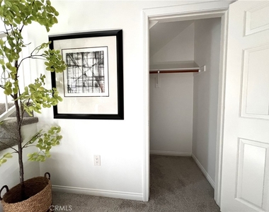 3341 Division - Photo Thumbnail 13