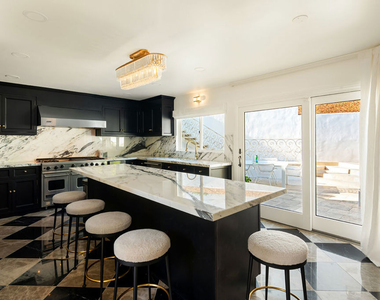 9809 Beeson Drive - Photo Thumbnail 11