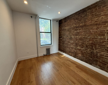 115 Carlton Avenue - Photo Thumbnail 6