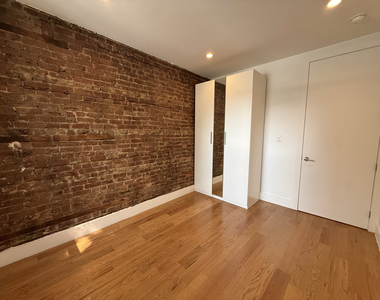 115 Carlton Avenue - Photo Thumbnail 7