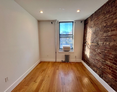 115 Carlton Avenue - Photo Thumbnail 3