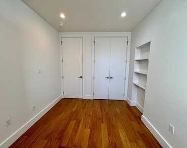 115 Carlton Avenue - Photo Thumbnail 4