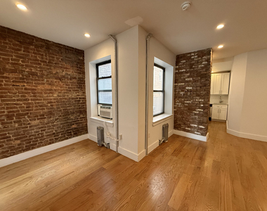 115 Carlton Avenue - Photo Thumbnail 2