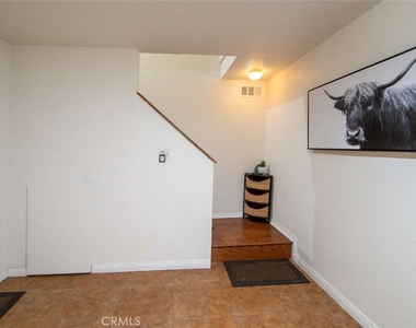 7310 Balboa Boulevard - Photo Thumbnail 44