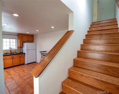 7310 Balboa Boulevard - Photo Thumbnail 22