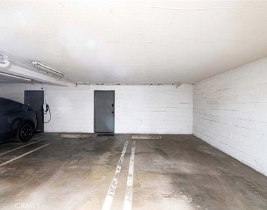 7310 Balboa Boulevard - Photo Thumbnail 48