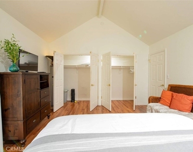 7310 Balboa Boulevard - Photo Thumbnail 28