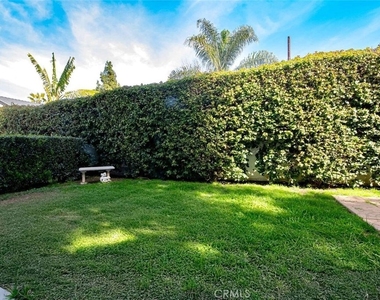 7310 Balboa Boulevard - Photo Thumbnail 51