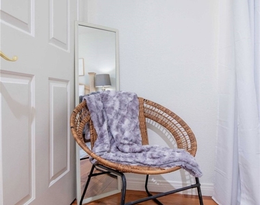 7310 Balboa Boulevard - Photo Thumbnail 40