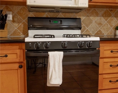 7310 Balboa Boulevard - Photo Thumbnail 15