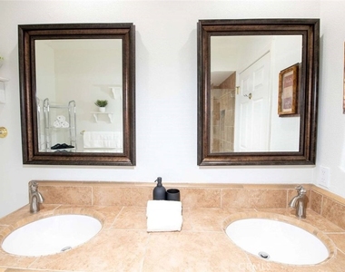 7310 Balboa Boulevard - Photo Thumbnail 33