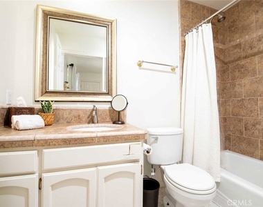 7310 Balboa Boulevard - Photo Thumbnail 42