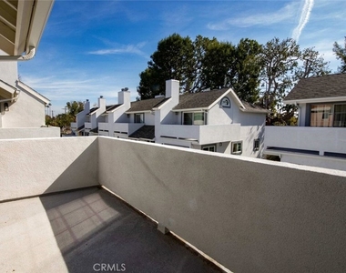 7310 Balboa Boulevard - Photo Thumbnail 34