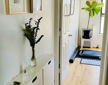 690 Leonard Street - Photo Thumbnail 4