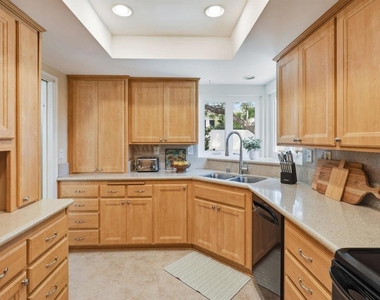 540 Country Club Lane - Photo Thumbnail 11
