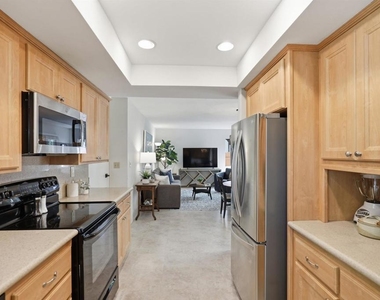 540 Country Club Lane - Photo Thumbnail 12