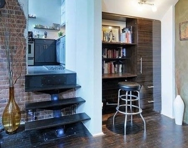 555 Washington Avenue - Photo Thumbnail 4