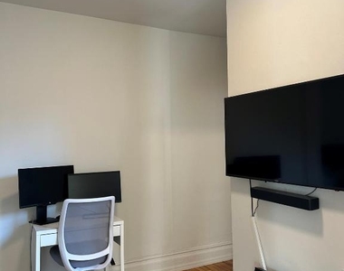 346 E 20th Street - Photo Thumbnail 16
