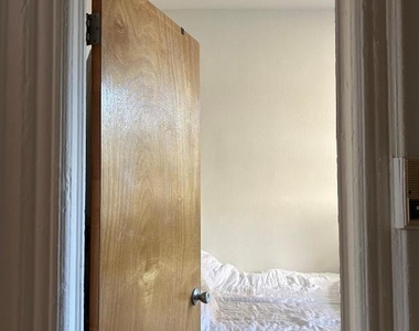 346 E 20th Street - Photo Thumbnail 6
