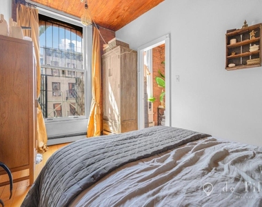 262 Mott Street - Photo Thumbnail 4
