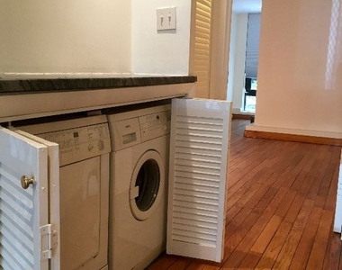 162 Christopher Street - Photo Thumbnail 3