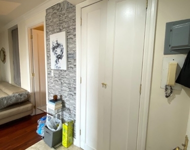 304 W 92nd Street - Photo Thumbnail 1
