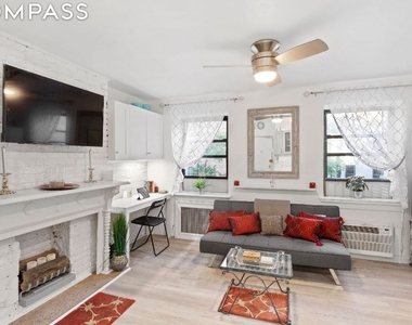 149 E 62nd Street - Photo Thumbnail 0