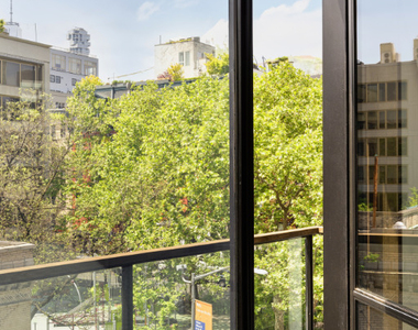 35 Spring Street - Photo Thumbnail 9