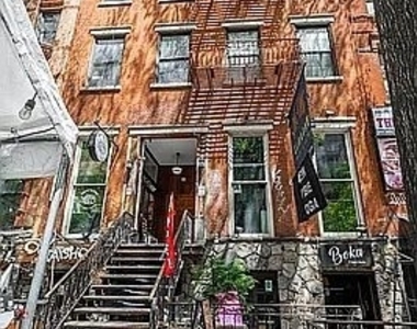 9 St Marks Place - Photo Thumbnail 3