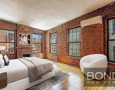 9 St Marks Place - Photo Thumbnail 1