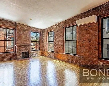 9 St Marks Place - Photo Thumbnail 4
