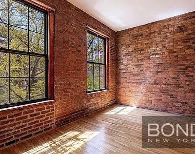 9 St Marks Place - Photo Thumbnail 7