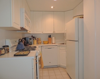 40 Central Park S - Photo Thumbnail 1