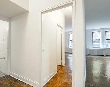 West 22nd Street - Photo Thumbnail 2
