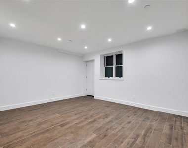612 E 54th Street - Photo Thumbnail 17