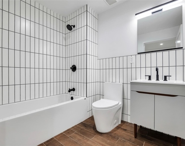 612 E 54th Street - Photo Thumbnail 18