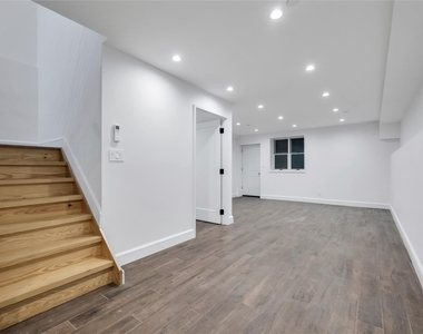 612 E 54th Street - Photo Thumbnail 15