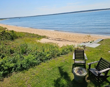 599 Peconic Bay Boulevard - Photo Thumbnail 40