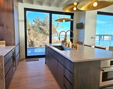 599 Peconic Bay Boulevard - Photo Thumbnail 19