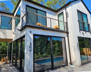 599 Peconic Bay Boulevard - Photo Thumbnail 43