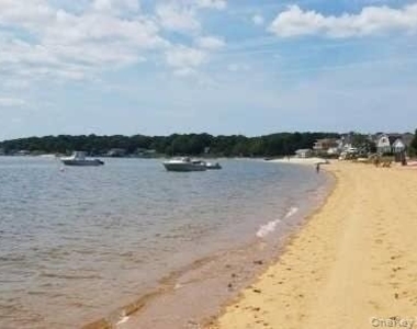 599 Peconic Bay Boulevard - Photo Thumbnail 8