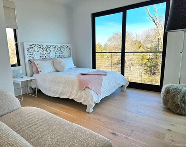 599 Peconic Bay Boulevard - Photo Thumbnail 32