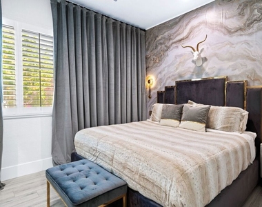 1083 E Circulo San Sorrento Road - Photo Thumbnail 4