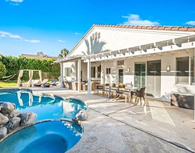 1083 E Circulo San Sorrento Road - Photo Thumbnail 2