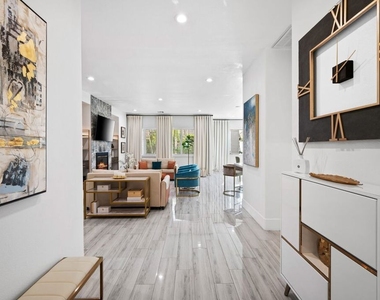 1083 E Circulo San Sorrento Road - Photo Thumbnail 11