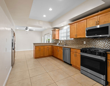 4090 Leeward Avenue - Photo Thumbnail 20